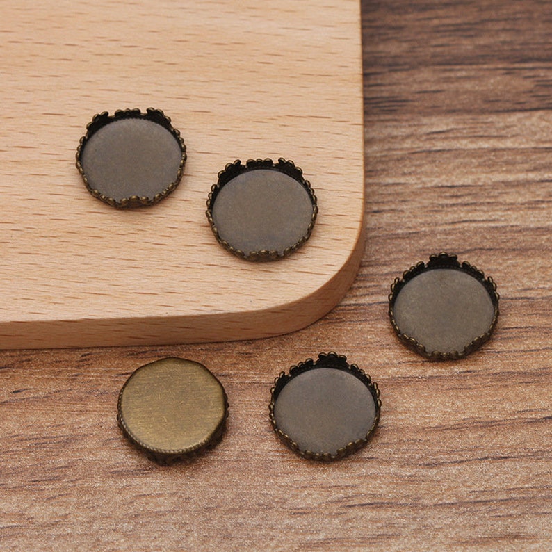 Round Cabochon Pendant Base trays 50pcs brass 12mm Crown bezel Pendant Blanks Bronze Cameo Settings