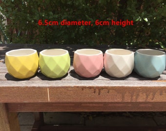 Set of 5 Colourful Ceramic Round Pots for Succulents, Cacti, and Small Flowers - 6.5cm Diameter Planters - DIY Gardening Décor