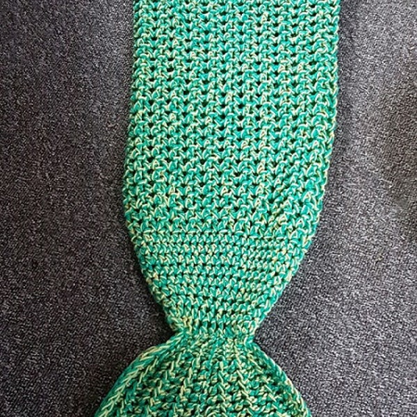 Mermaid Tail Blanket, Fish Tail Throw,Mermaid Lapghan, Tail Afghan, Snuggle Sack, Mermaid Cocoon, Photo Prop, Birthday Gift, Child Blanket