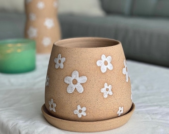 Handmade Ceramic Daisy Planter: 5-Inch Floral Plant Pot, Optional Saucer