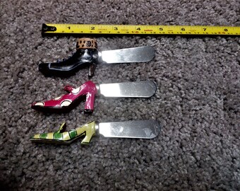 high heel shoes with hidden knife