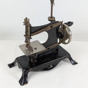 Antike Spielzeug Nähmaschine
