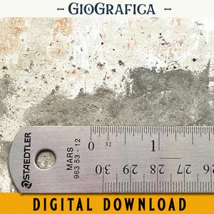 Puede incluir: Primer plano de una pared de hormigón desgastada con una regla que mide 5 cm. La regla está etiquetada como "Staedtler Mars 963 53-12".