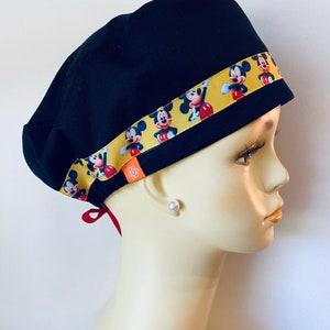 Dancing Mickey Scrub Cap, operationsmössa, skrubbhatt. Unisex. Justerbar för alla frisyrer.