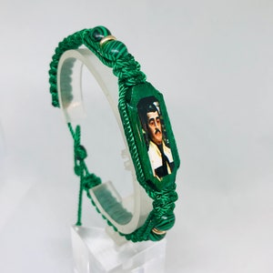 Pulsera Jesus Malverde doble tejido color verde y bolas de verde de melachite