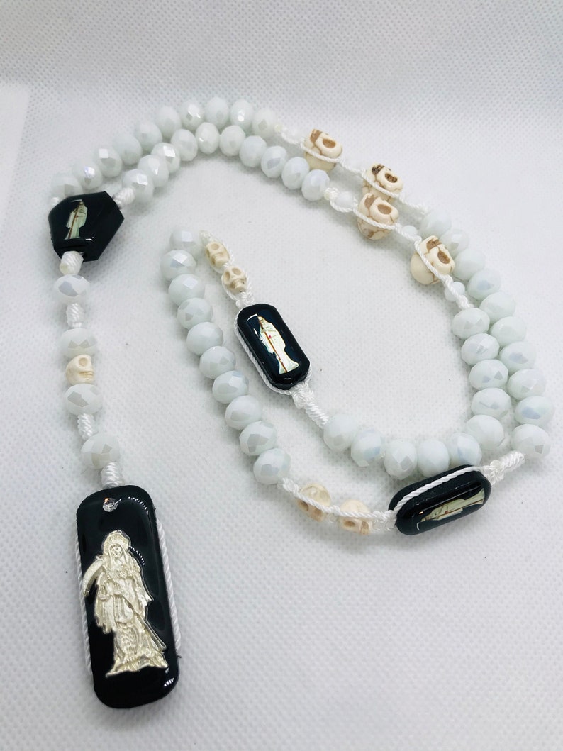 Rosario Santa Muerte Blanca Cristal Blanco Perla White Holy Death Crystal Rosary hand made with Pearl White bead