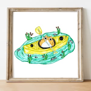 Puede incluir: Una ilustraci&oacute;n de acuarela de un gato en un kayak amarillo remando en un lago turquesa. El gato lleva un chaleco salvavidas y tiene una expresi&oacute;n decidida en su rostro.