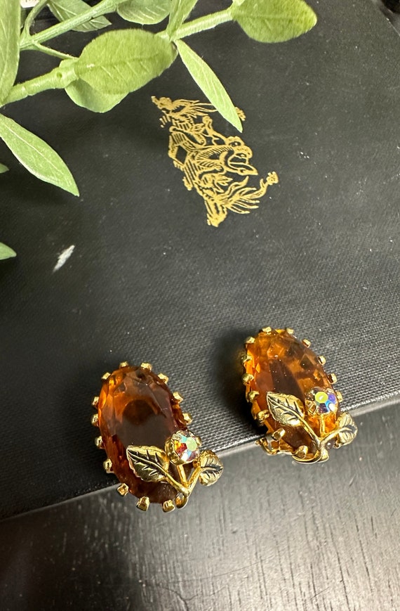 Vintage Kramer Amber faceted glass clip on earring