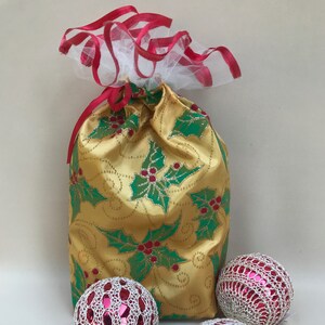Holiday Fabric Gift Bag, Christmas  Fabric Gift Bag, Eco-Friendly gift bag