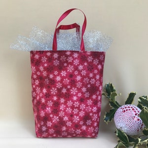 Christmas Gift Bag, Fabric Gift Bag, Holiday Gift bag, Eco-Friendly Gift Bag