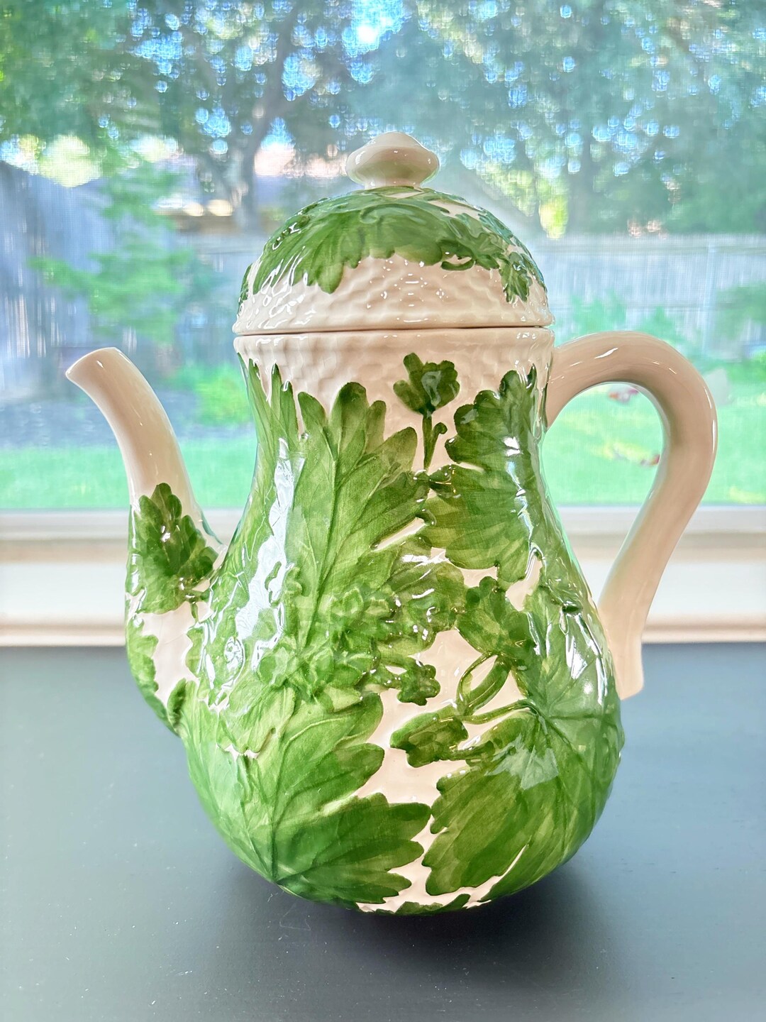 Vintage Portugal Hand-painted Zrike Trellis Tea Pot – Ivory Woven Green ...