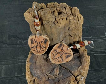 Ocelot oorbellen natuurlijk manzanitahout / Wilde kat-thema / Sieraden natuurlijk hout en botten