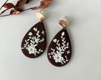 Brown Floral Earring / Polymer Clay Earring / Tiny Flower Earring / Gift Plant Lover / Plant Earring / Gift Jewelry for her
