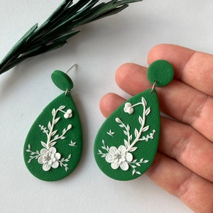 Floral Polymer Clay Earring / Aesthetic Minimal Earring / Cool Embroidered Earring / Trendy Modern Clay Earring image 4