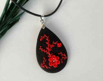 Red Floral Necklace / Flower Polymer clay Necklace / Garden Necklace / Botanical Necklace / Plant Necklace