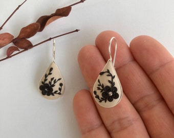 Black Floral Earring / Silver Polymer Clay Earring / Minimal Garden Earring / Aesthetic Plant Earring