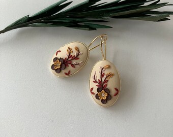 Brown Floral Earring / Hand made Polymer Clay Earring / Tiny Flower Earring / Botanical Jewelry
