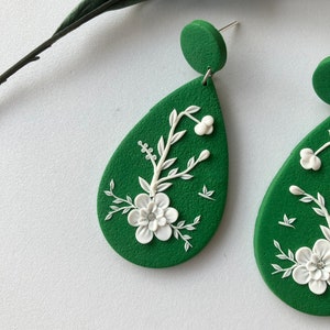 Floral Polymer Clay Earring / Aesthetic Minimal Earring / Cool Embroidered Earring / Trendy Modern Clay Earring 画像 7