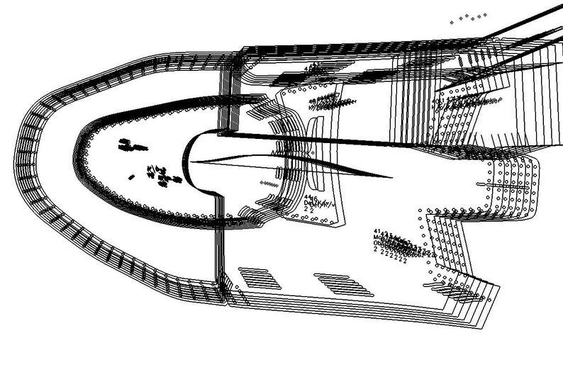 Peut inclure: Un plan de b&acirc;timent en noir et blanc. Le plan montre un grand espace ouvert avec un mur incurv&eacute; d'un c&ocirc;t&eacute; et une s&eacute;rie de pi&egrave;ces plus petites de l'autre.