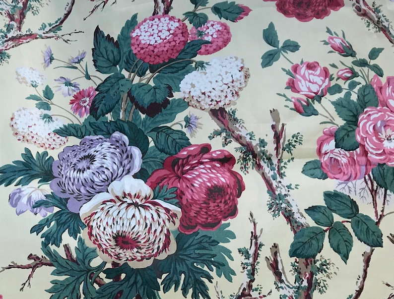 beautiful material Copyright 1987. VINTAGE FLORAL Fabric from the National Trust Country House collection 137cm width x 80cm length