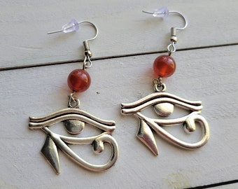 Eye of Horus Ohrringe mit rotem Karneol