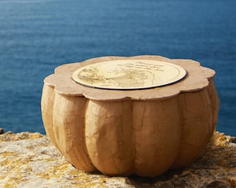 Gepersonaliseerde biologisch afbreekbare waterurn, handgemaakt van papier-maché – BLUE SOUL