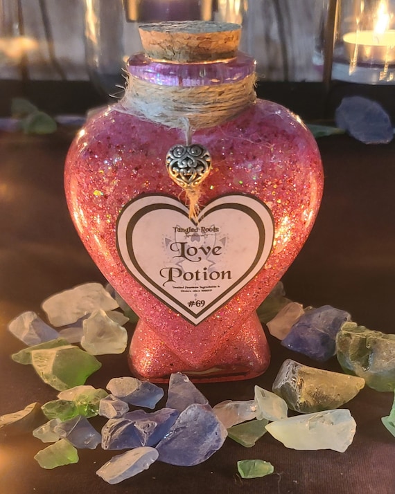 LOVE POTION 缶バッジ Love Potion 69 Bottle Decor - Etsy Denmark