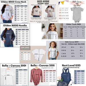 Op de afbeelding: Maattabel voor Gildan 18000, Gildan 18500, Bella + Canvas 3001, Bella + Canvas 3501, Bella Canvas 3001Y, Gildan Youth 180B en Next Level 1533 kleding. De tabel bevat maten voor breedte, lengte en mouwlengte in inches.