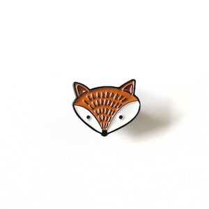 Cute fox enamel pin - Aesthetic enamel pin - Baby fox collar pin - Pins for backpacks - Mini pin badge