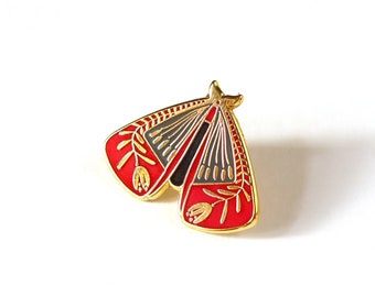 Cute moth enamel pin - Unique hard enamel pin - Aesthetic enamel pin - Pins for backpacks - Butterfly pin badge