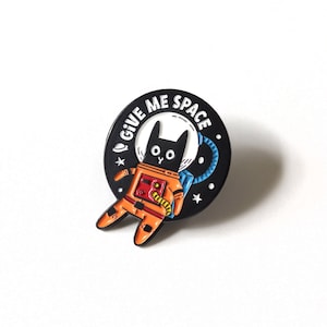 Astronaut Cat Enamel Pin | Cute Space Cat Pin for Jackets, Bags, and Hats | Space-Themed Pin | Cosmic Lapel Pin | Quirky Cat Pin