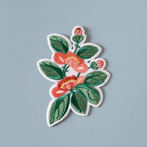 Flower iron on patch - Cute embroidered patch - Cool backpack patch - Flower patches for jeans - Jacket patch