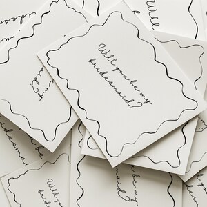 PROPUESTA DE DAMA DE HONOR Tarjeta con marco ondulado ¿Quieres ser mi dama de honor? Tarjeta manuscrita Descarga digital Dibujada a mano Minimalista caprichosa