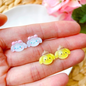 Pendientes de perro de dibujos animados, pendientes de cachorro de dibujos animados de gelatina de cristal brillante, pendientes de botón de acero quirúrgico hipoalergénico, Cinnamoroll, Pudding Dog
