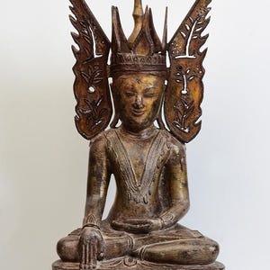 18th Century, Shan, Antique Burmese Wooden Seated Crowned King Buddha