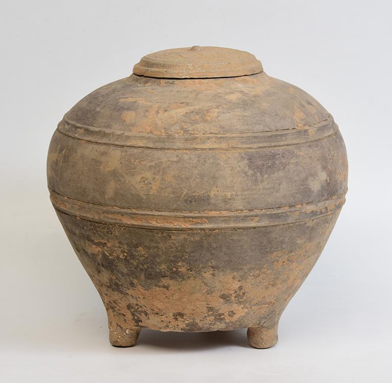 中国漢時代灰釉壺　A ceramic jar HAN dynasty 中国漢時代灰釉壺 A ceramic jar HAN dynasty 中国漢時代灰釉壺 A