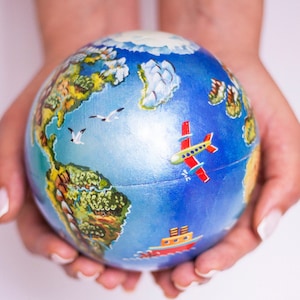 Montessori Wooden Globe Set with Vehicle Toys – Hand-Painted Earth Model with Layers & Transportation Figurines for STEM Learning