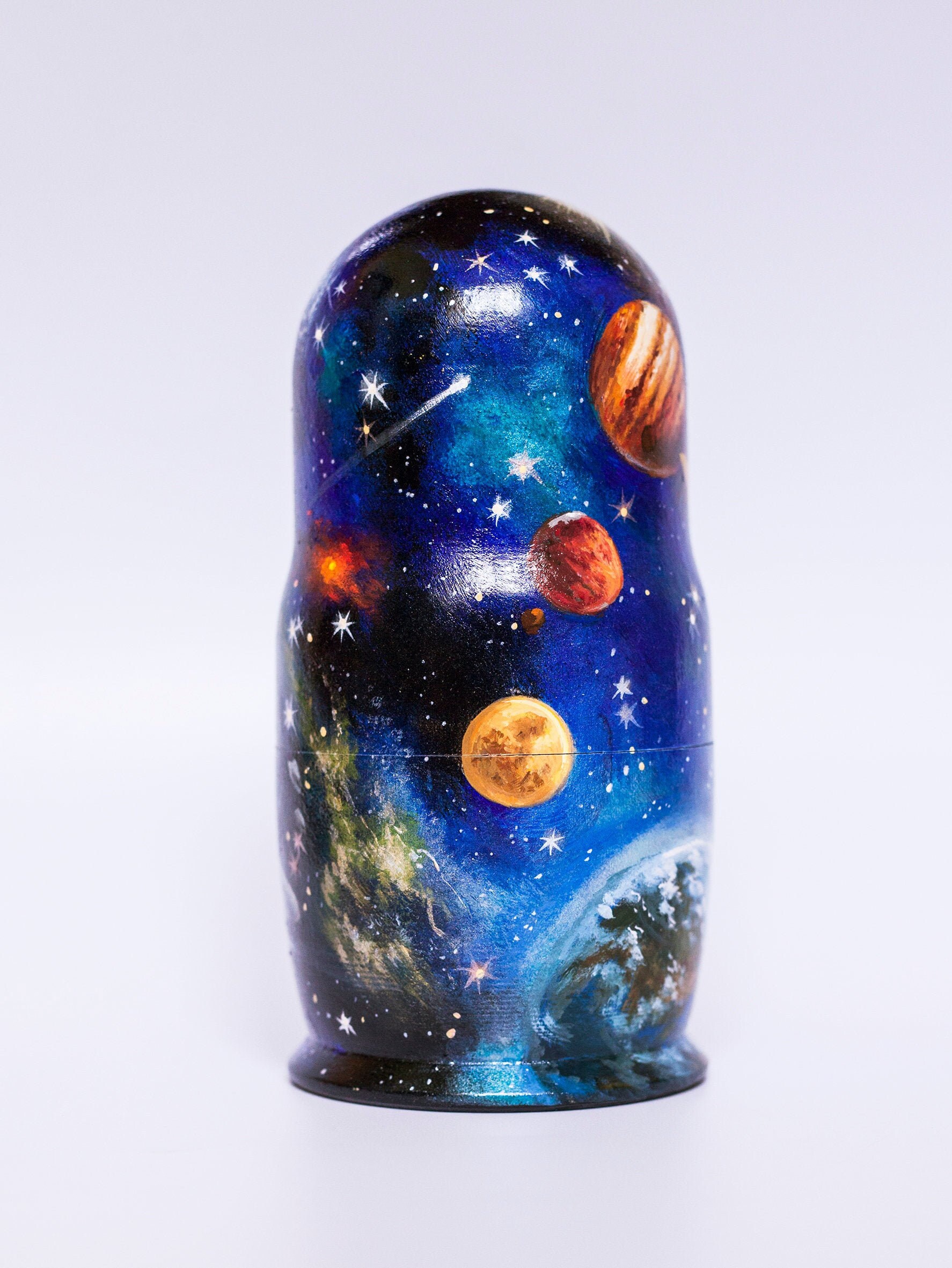 宇宙飛行士の入れ子人形 - 手描きの木製マトリョーシカ 宇宙テーマ - 日本