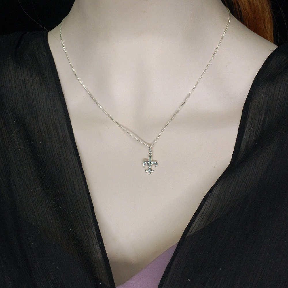 ブレスレット LESS IS MORE silver fleur necklace il_fullxfull.4767852412_mtll.jpg