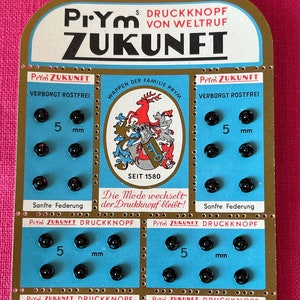 Caja de 10 Tarjetas de Botones a Presión. 360 cierres a presión vintage Prym Zukunft. Hermosa Caja de Cartón. 5 mm Muy Útil para Ropa de Muñecas.