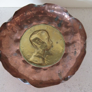Antique Copper And Brass Oliver Twist  Ashtray Pin Dish Relief Dish Pin Tray Rd 481729