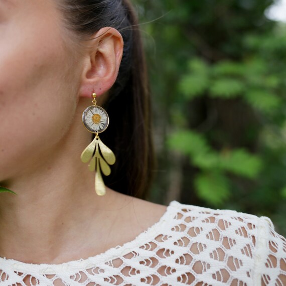 Orecchini Pendente A Margherita Con Zircone Giallo Canarino: Placcati Argento, Chiusura Francese. Eleganti E Floreali, Perfetti Per Ogni Donna.