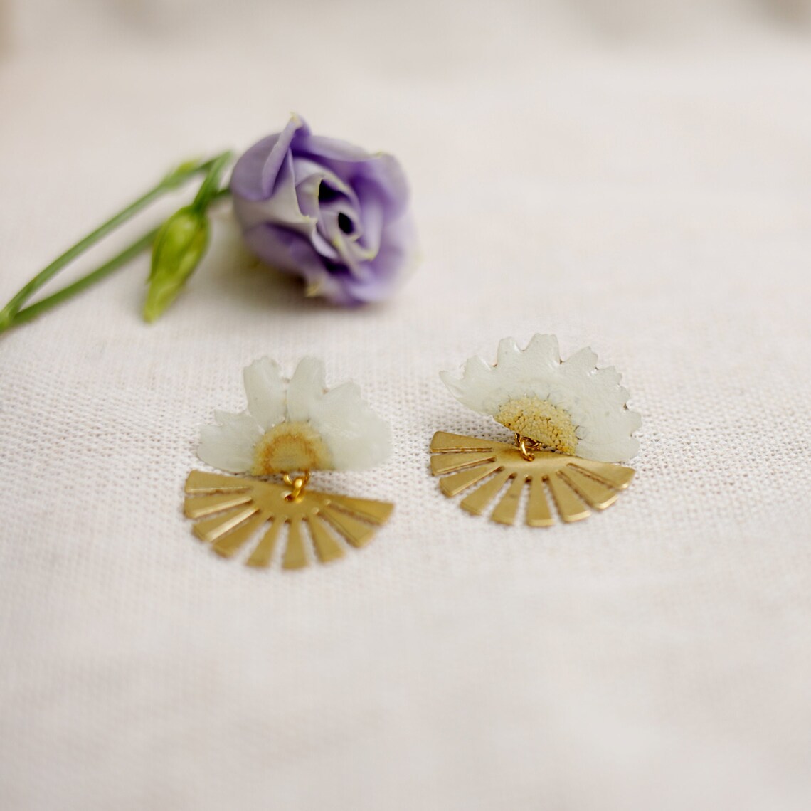 Silver Daisy Earrings main image 1