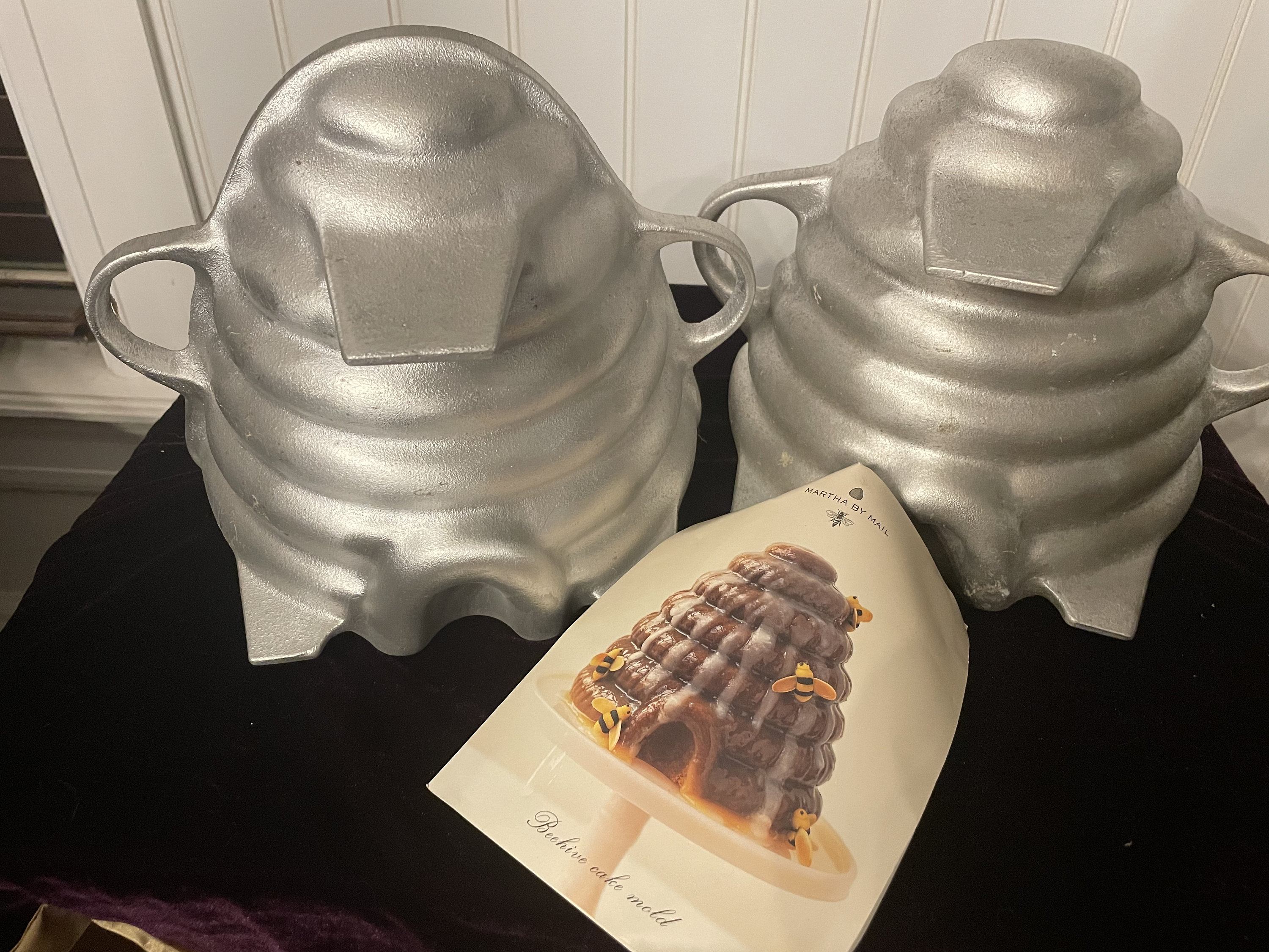 Beehive 2025 cake mold