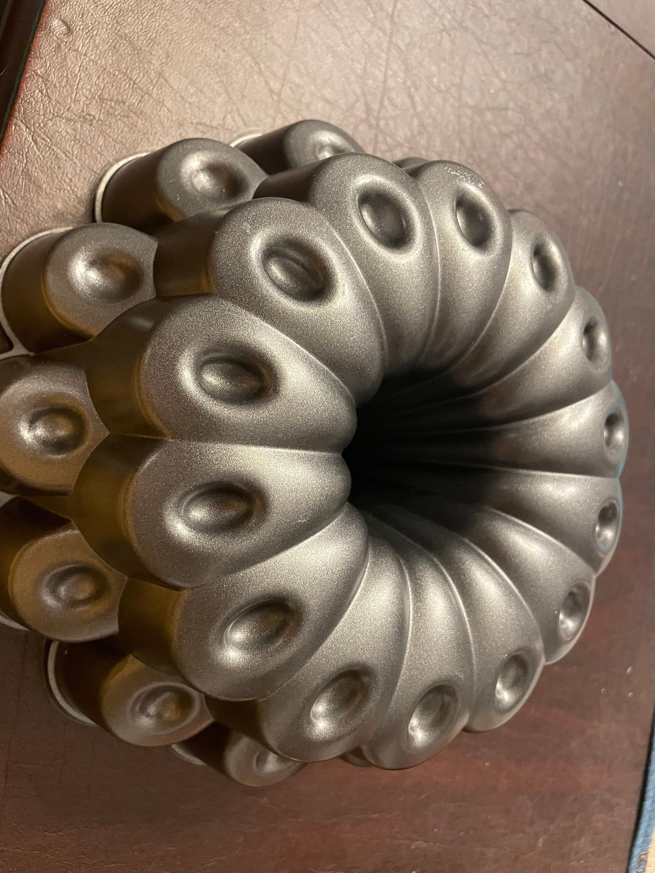 Wilton Cast Aluminum Bundt Pan 