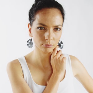 Upcycled vegan earrings from bicycle inner tube