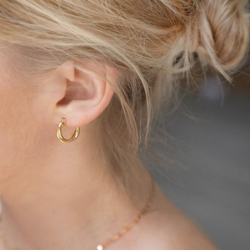 Leyna // Small gold twist hoop earrings gold hoops gold hoop Etsy