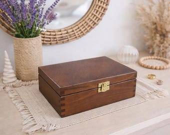 Braune Holzbox 22x16x8cm, Naturholz, Kiefernholz, Hochzeit Weihnachten Geschenk, braune Holzschatulle mit Deckel und Verschluss Schmuck