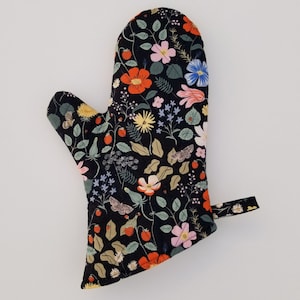 Handmade Rifle Paper Co Oven Mitt, Rifle Paper Oven Mitt with Flowers, Rifle Paper Mitt, Gift for Foodie Under 30, Mother&#39;s Day Gift for Mom