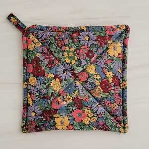 NEW! Handmade Liberty of London Pot Holder, Liberty Potholder, Liberty of London Accessory, Flower Potholder, Liberty Hot Pad, House Warming